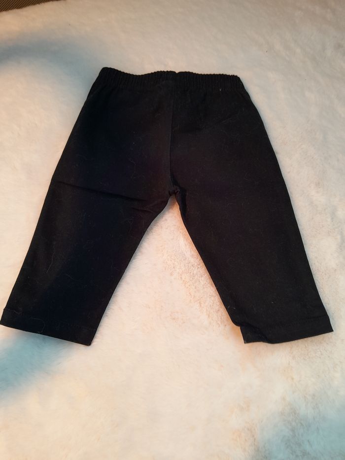 ​Adorable Pantalon Bébé Noir (6M) - Confortable & Doux - photo numéro 2
