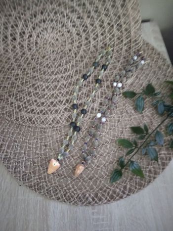 Lot de 2 colliers à 1€