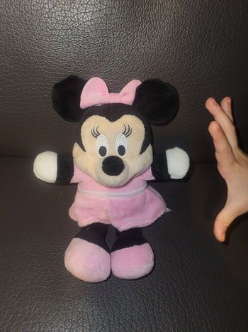 Peluche minnie en tbe