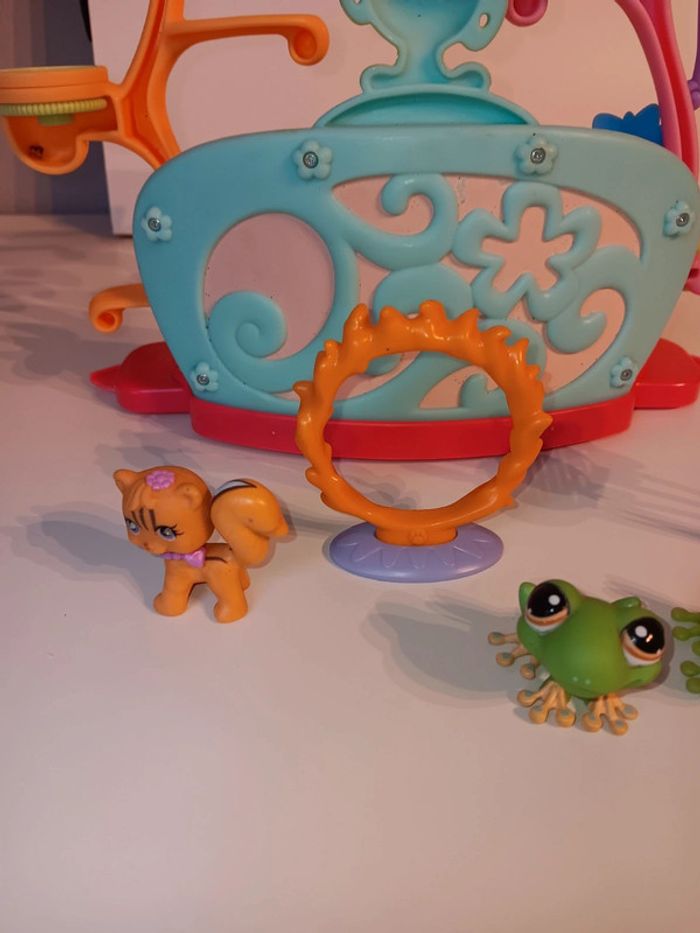 Petshop Cirque hasbro + 3 figurines et accessoires Taille hauteur 23cm longueur 28cm - photo numéro 8