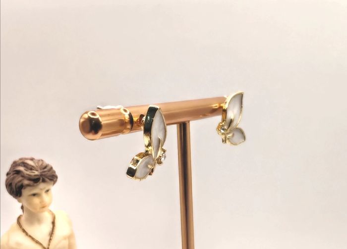 Boucles d'oreilles clous papillon - photo numéro 5