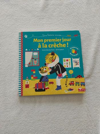 Livre cartonné avec volet "mon premier jour à la crèche"