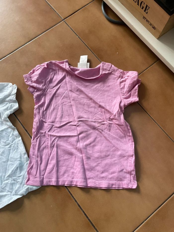 Lot 4 t shirts fille 12/18 mois - photo numéro 2