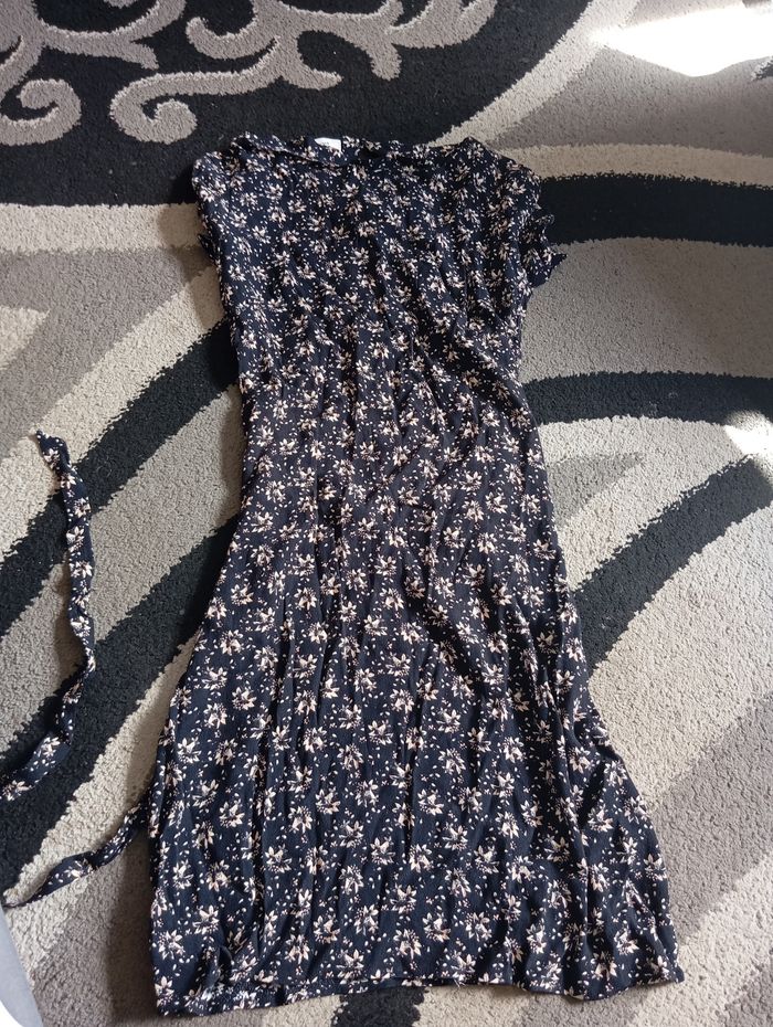 Robe courte femme. - photo numéro 1