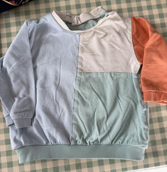 Lot de 14 sweats et 9 pantalons enfant taille 86/92cm - photo numéro 3