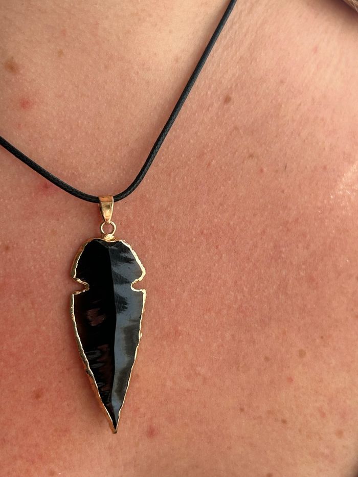 Collier flèche en obsidienne noire dorée - photo numéro 4