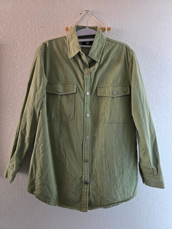 Surchemise type jean kaki Boohoo taille 34
