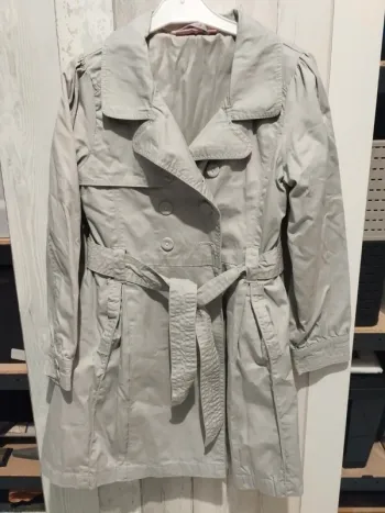 Imperméable gris en 10 ans