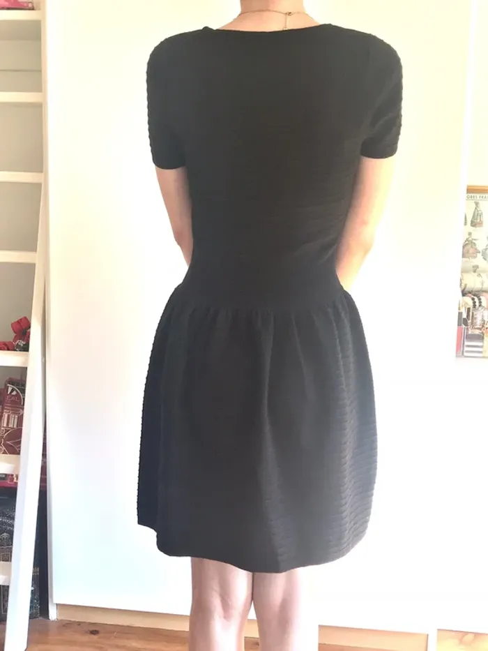 Robe noire Miss United taille 34/36 - photo numéro 5