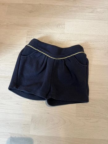 Short 18 mois avec fil doré
