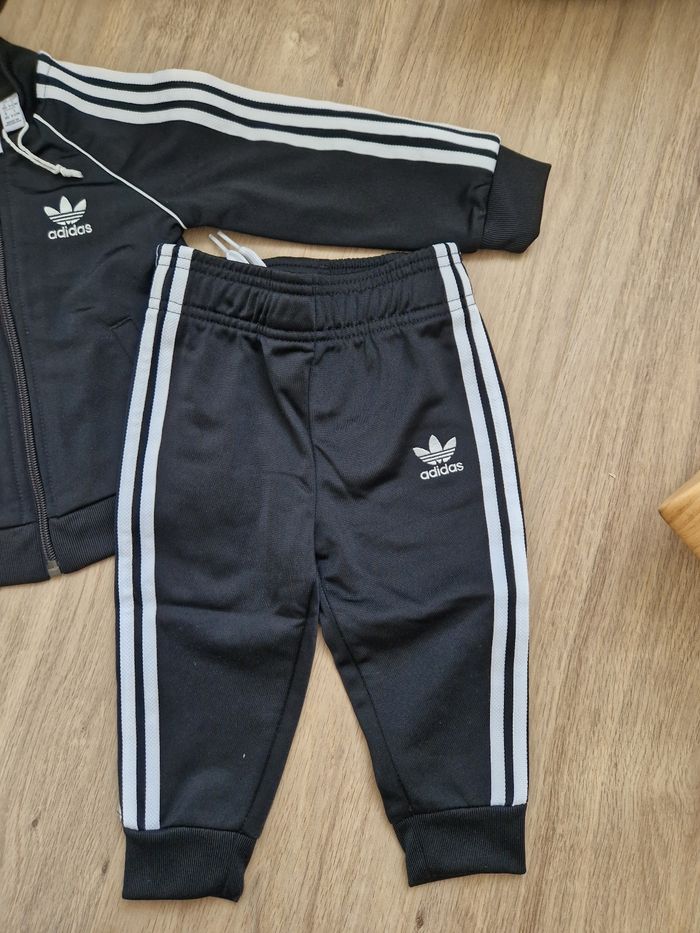 Survetement adidas noir 9-12 mois - photo numéro 4