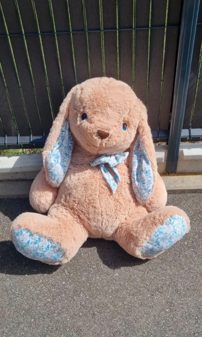 Grande peluche lapin fleuri neuve