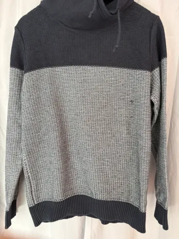 Pull celio col haut M