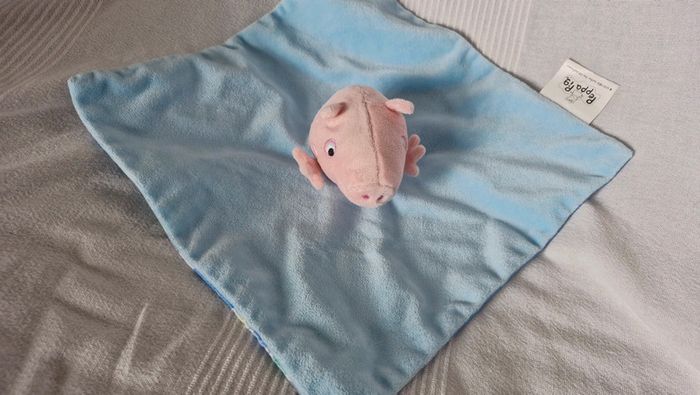 Doudou plat peppa pig bleu