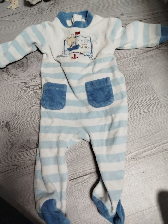 Lot de pyjamas taille 6 mois - photo numéro 6