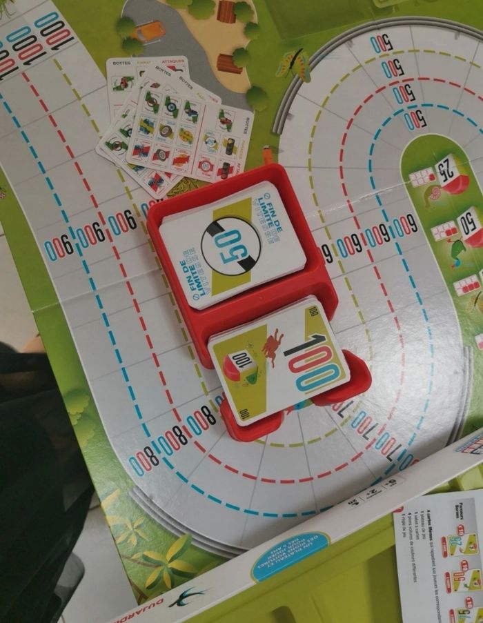 Jeu de société mille bornes sur un plateau - photo numéro 6