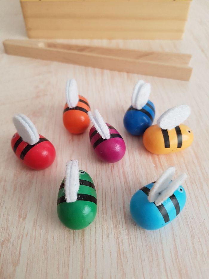 Jeu de tri en bois nid d'abeilles de couleurs - photo numéro 7