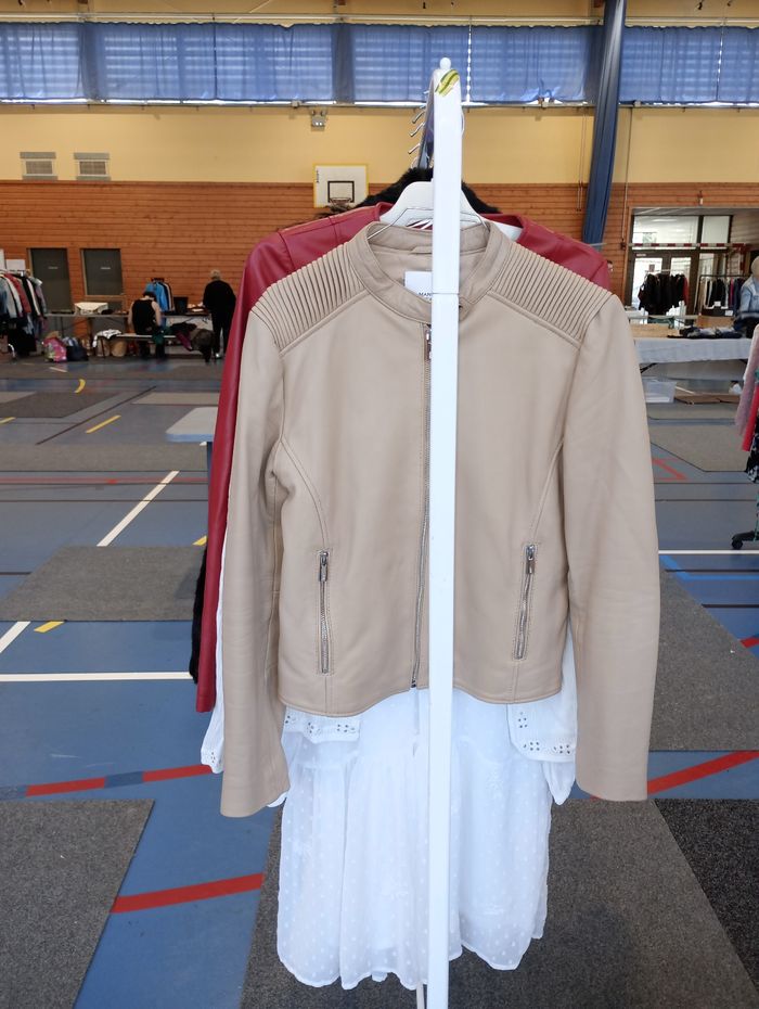 Blouson CUIR 38 Mango neuf