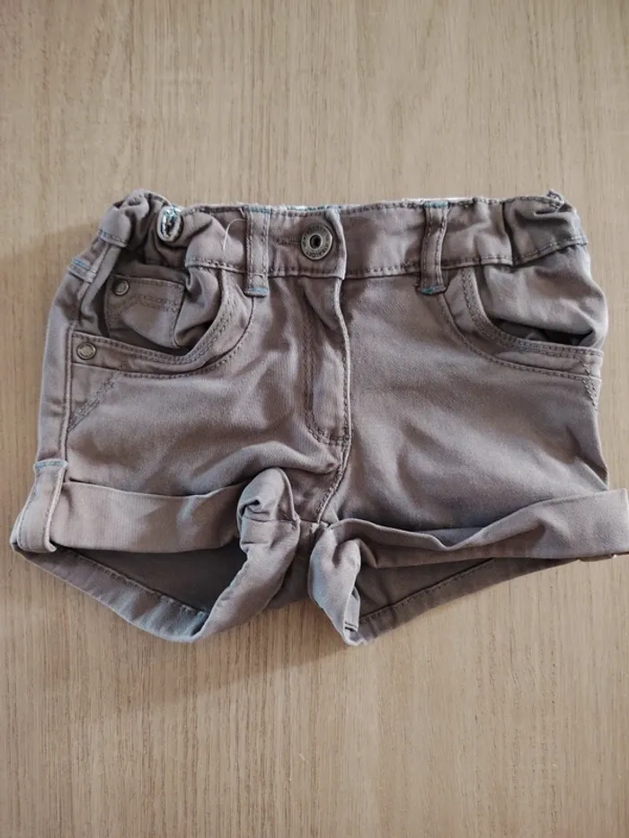 Short jean marron 4 ans