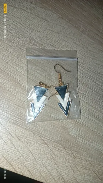 Jolie paire de boucles d'oreilles neuf