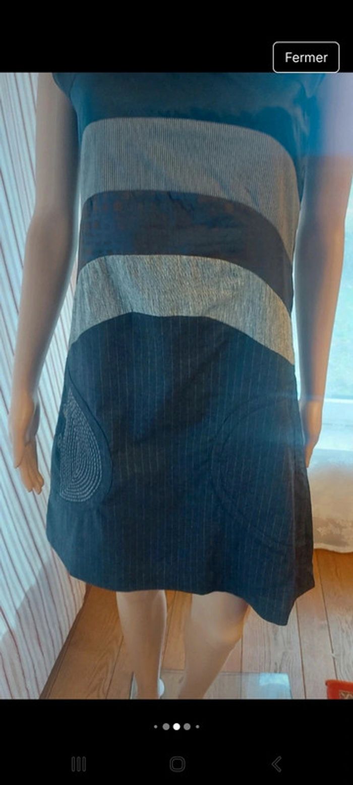 Jolie Robe grise Desigual t 38 - photo numéro 8
