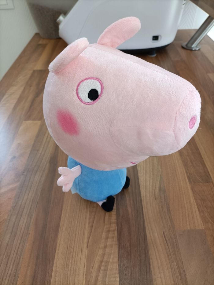 Jolie peluche George Pig de Peppa Pig - photo numéro 3