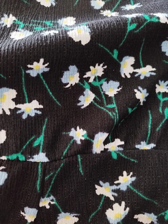 Petite robe noire fleurs bleu été - photo numéro 5
