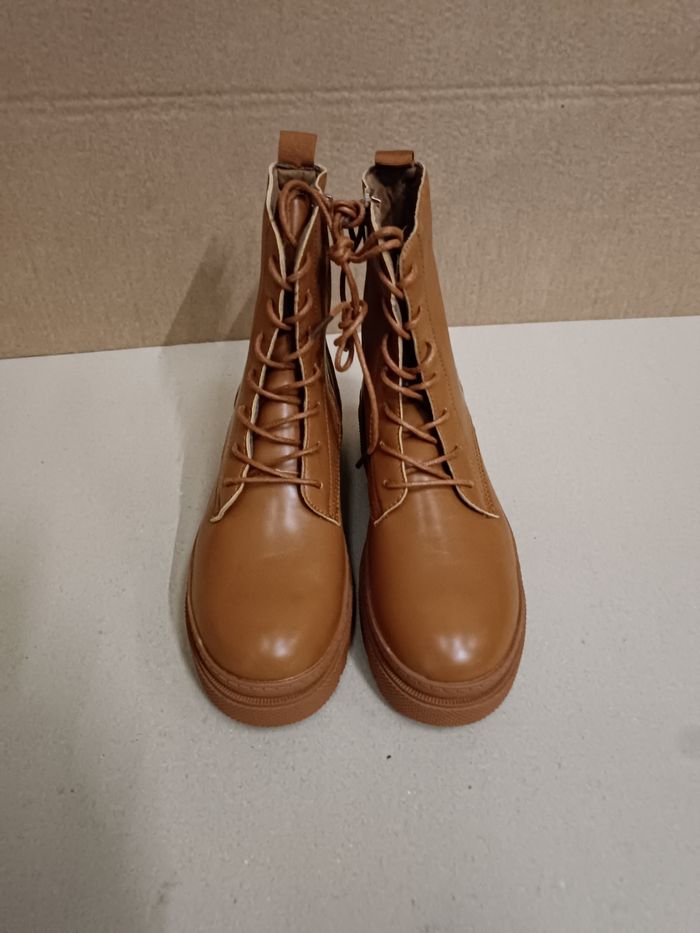 Bottines à lacets marron taille 37, 38, 39 ou 40 - photo numéro 3