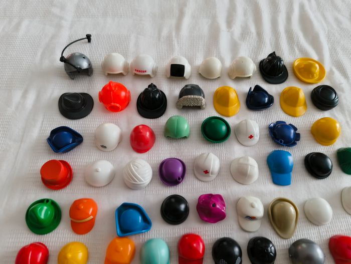 Lot chapeaux playmobil - photo numéro 2