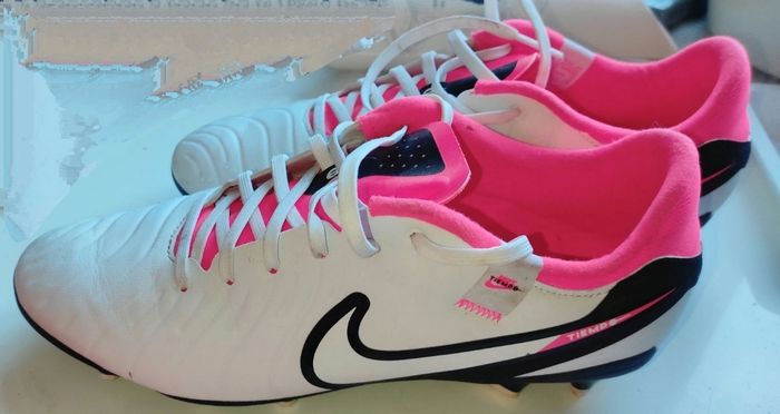 Chaussures à crampons taille 42 - photo numéro 2