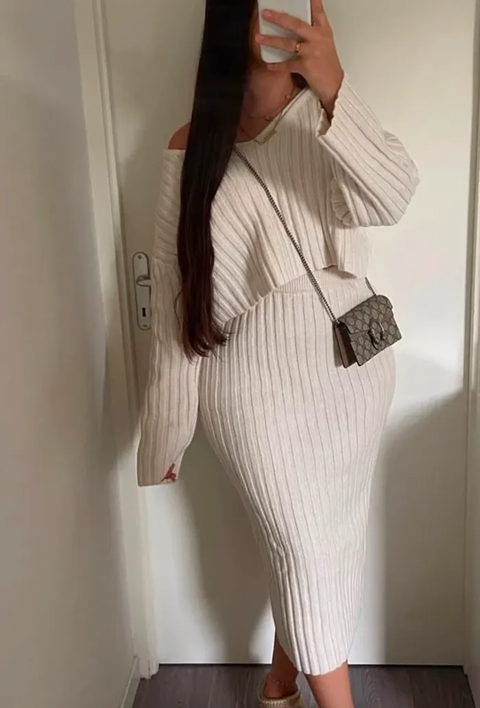 ensemble maille côtelé écru jupe et pull col v hm h&m crème - photo numéro 8