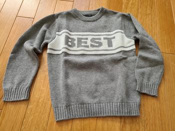 Pull "BEST" gris et blanc, marque Kiabi, taille 5 ans, très bon état