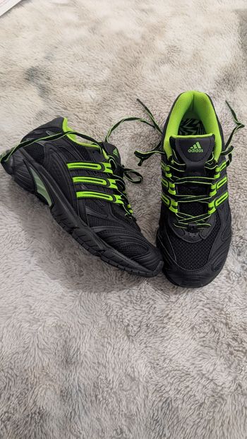 Baskets Adidas Temper Run taille 38 2/3