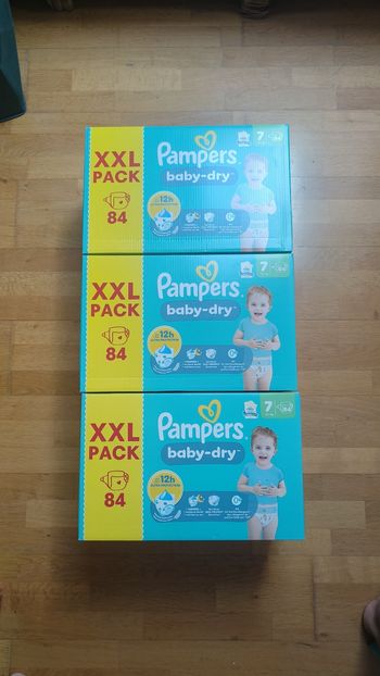 3 xxl packs Pampers baby dry taille 7