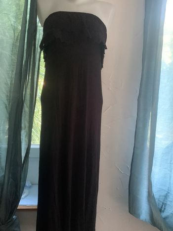 Robe longue noire taille 34 sans bretelles