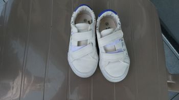Baskets blanches - garçon - pointure 25