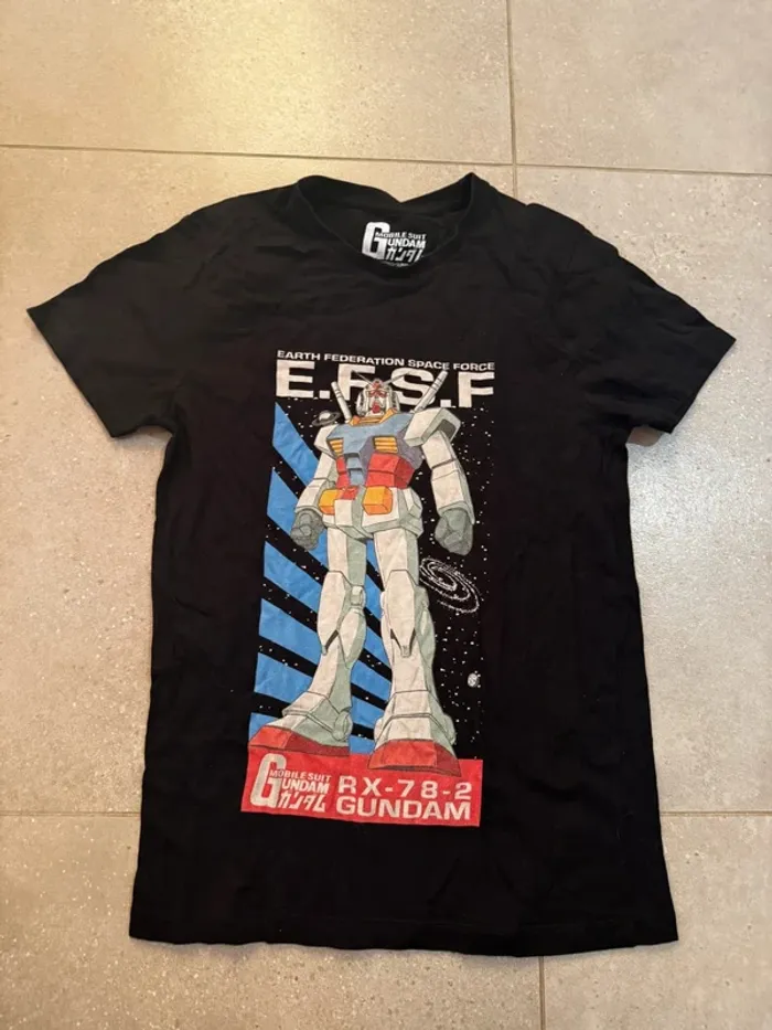 T shirt g mobile suit undam, taille XS, très bon état