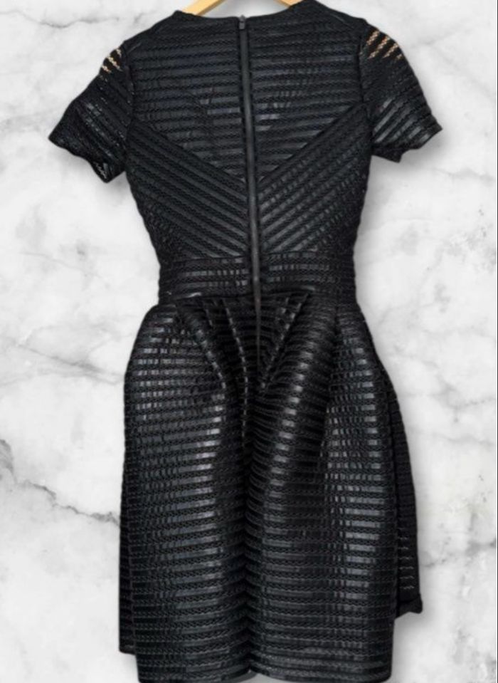 ROBE CHIC MAJE 450€ PRIX MAGASIN