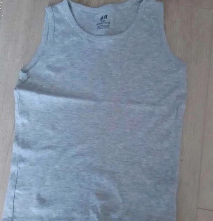 débardeur gris 8/10 ans