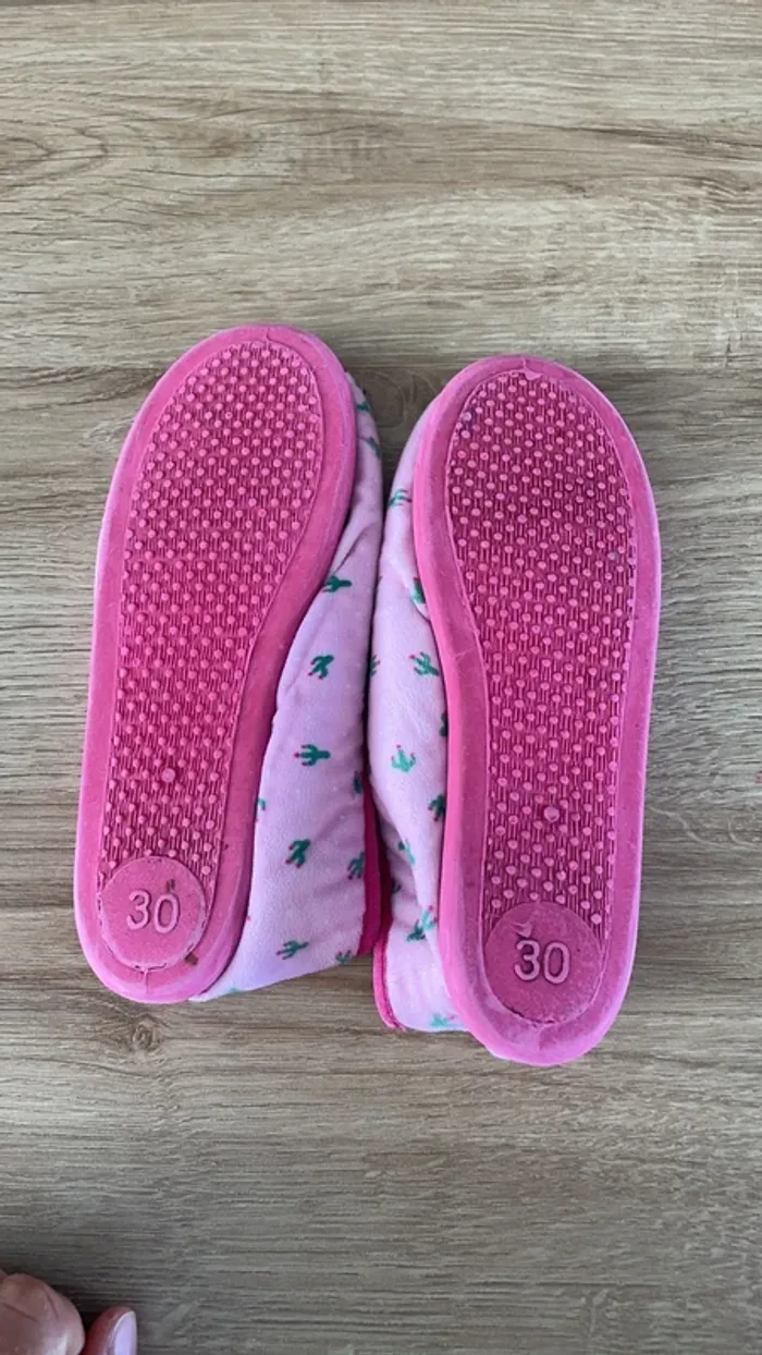 Chaussons taille 30 - photo numéro 3