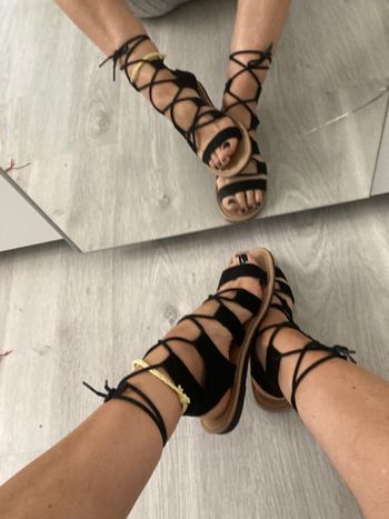 Sandales + chaussettes offertes