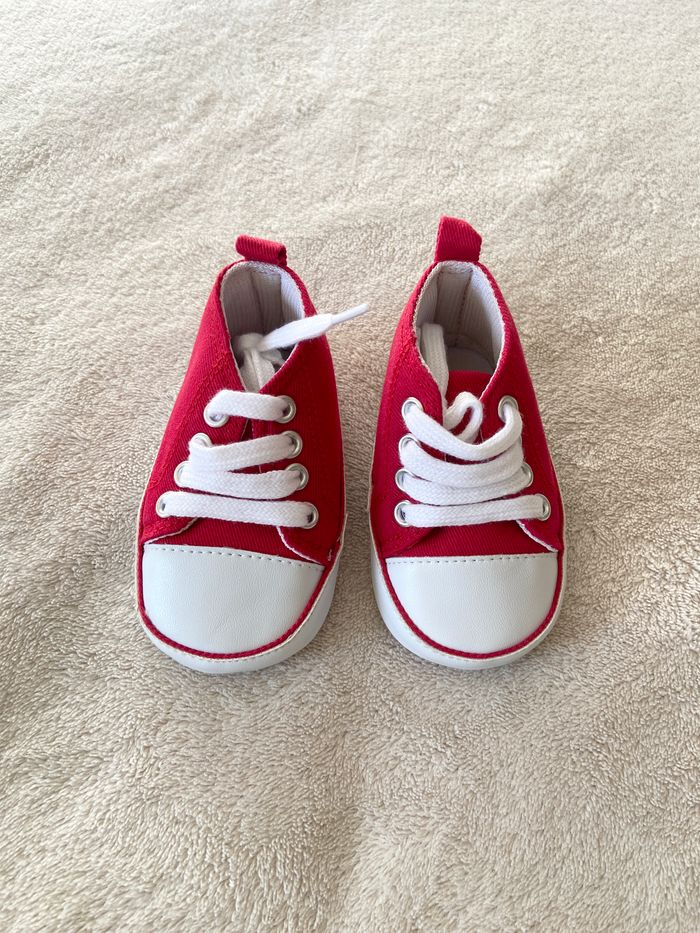 Chaussures bébé à lacets - photo numéro 2