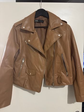 veste biker Zara en similicuir (cuir synthétique). Taille EUR L L / 40 / 12 • Très bon état •