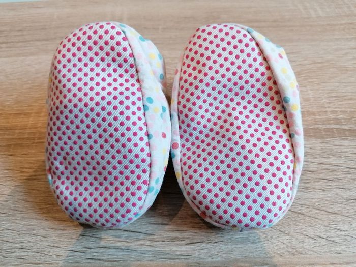 Chausson Winnie taille 18 19 - photo numéro 2