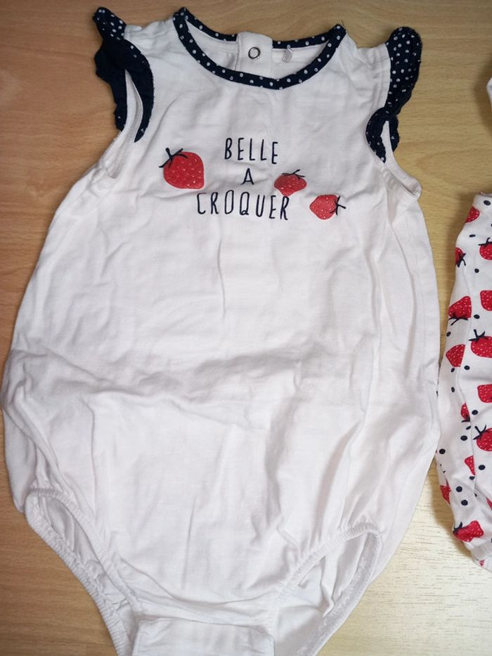 Robe fraises🍓 avec ses 2 bodies 18 mois Excellent état - photo numéro 7