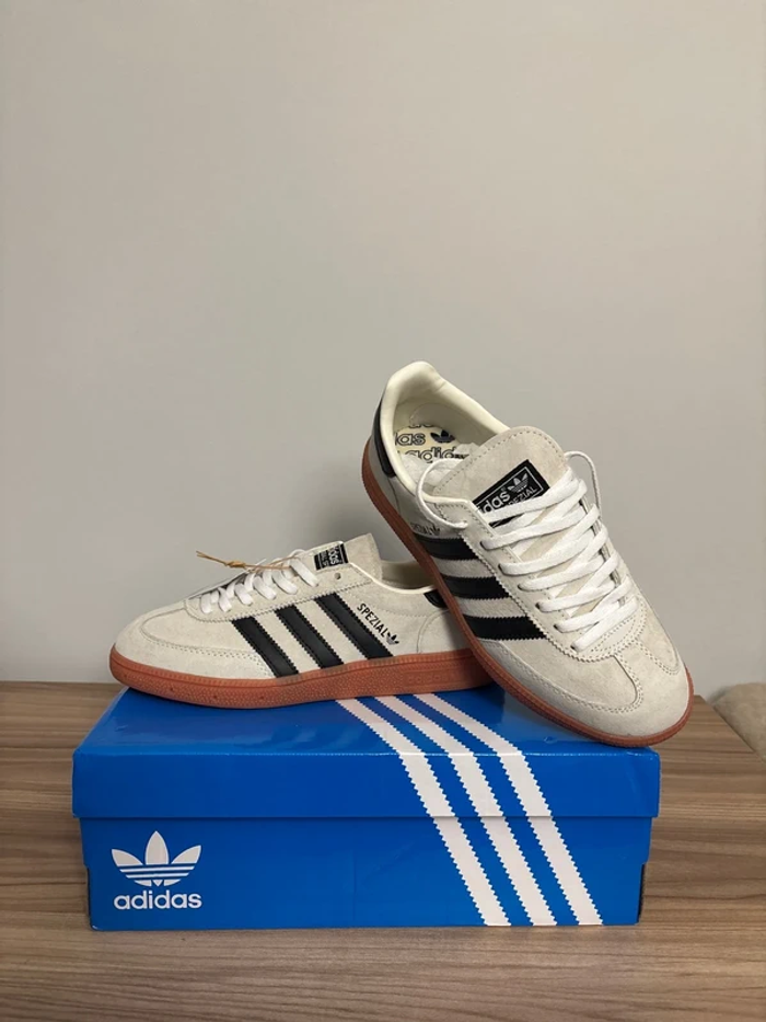 Baskets Adidas Spezial taille 42 - photo numéro 2