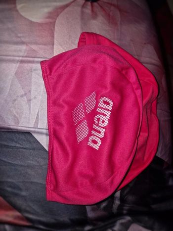 Lot de bonnets de bain fille roses en excellent état