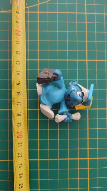 Jouet ancien vintage dans l'état Schtroumpf diplômé vintage Schtroumpf tenant un diplôme et une mall