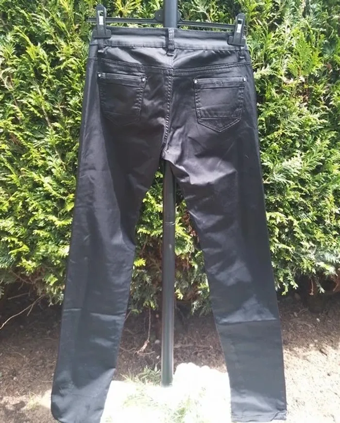 👖pantalon taille 38 simply chic noir effet satinée - photo numéro 2