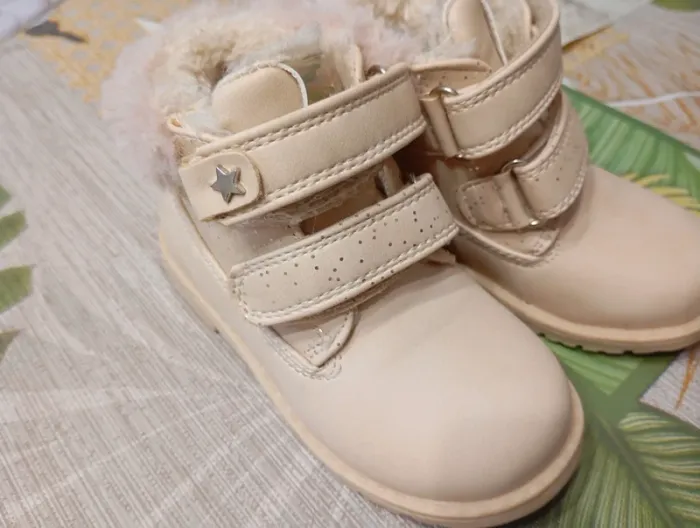 Chaussures fille pointure 22 - photo numéro 4